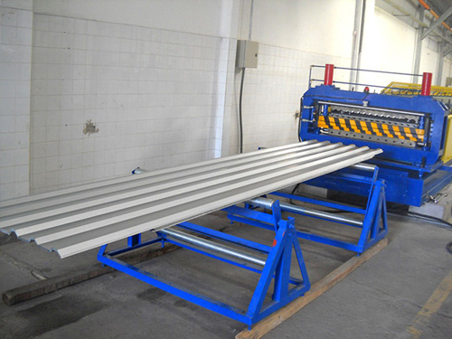 Main Power 5.5KW Corrugated Steel Panel Roll Forming Machine CR12 Mould Steel Cutter Material