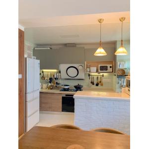 High Quality PVC Laminate Modern Kitchen Cabinet Pantry Cupboard Design