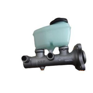 China Automobile Land Cruiser Spare Parts AISIN Brake Master Cylinder For FZJ80 92-94 OEM 47201-60540 on sale