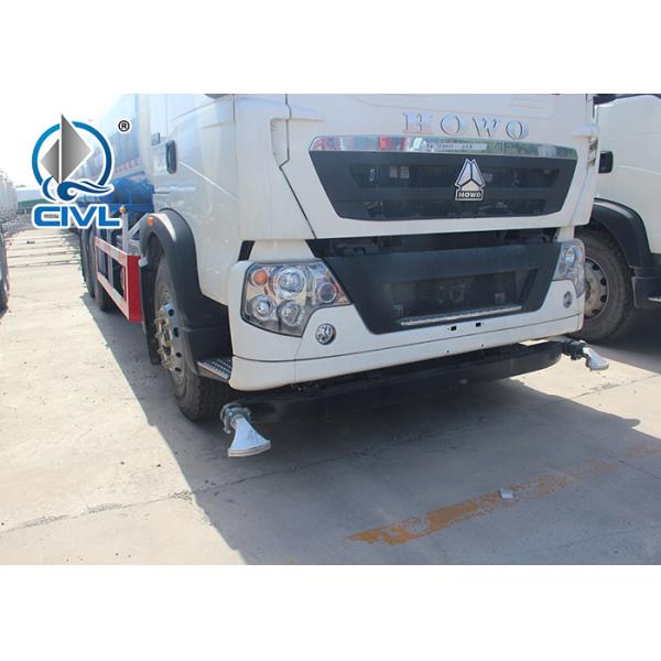 new SINOTRUK HOWO WATER TANK 6x4 25000L engine 371hp euro II