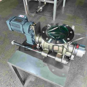 Cleaning type rotary valve suitable for the plastic industry