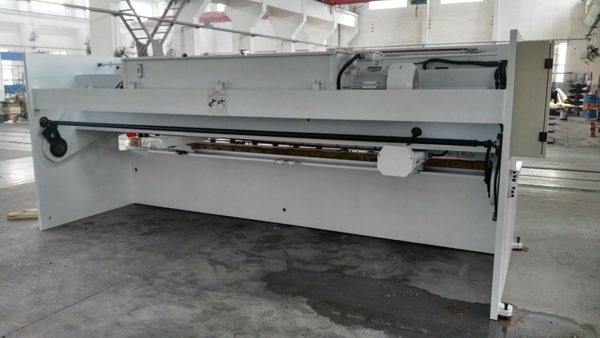 Plate Hydraulic Sheet Metal Cutting Machine NC Control 8 X 4000mm