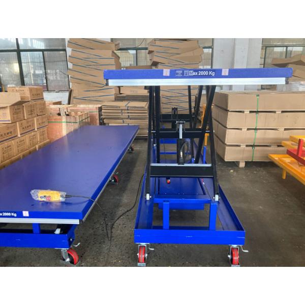 Mobile DC Battery Powered Tandem Scissor Lift Table Transferring Bulky Heavy Item