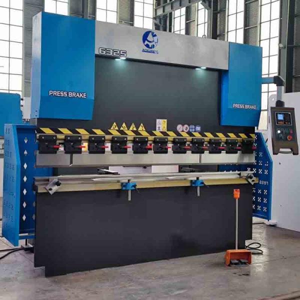 CNC Hydraulic Press Brake 3mm With E21 Controller 5.5Kw 63T 2500mm