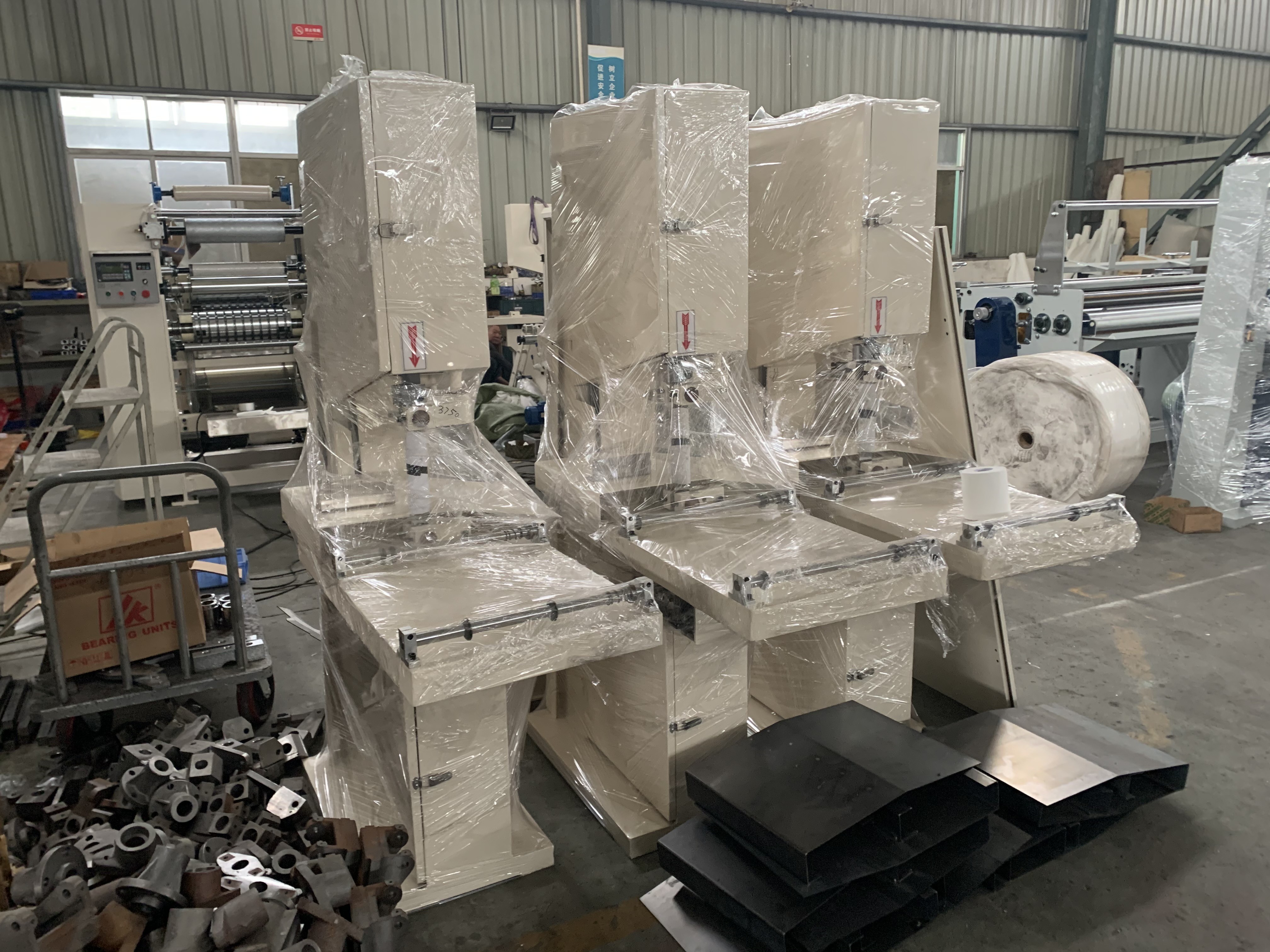 Rewinded 2.2kw Tissue Paper Cutting Machine Compact Semi Automatic