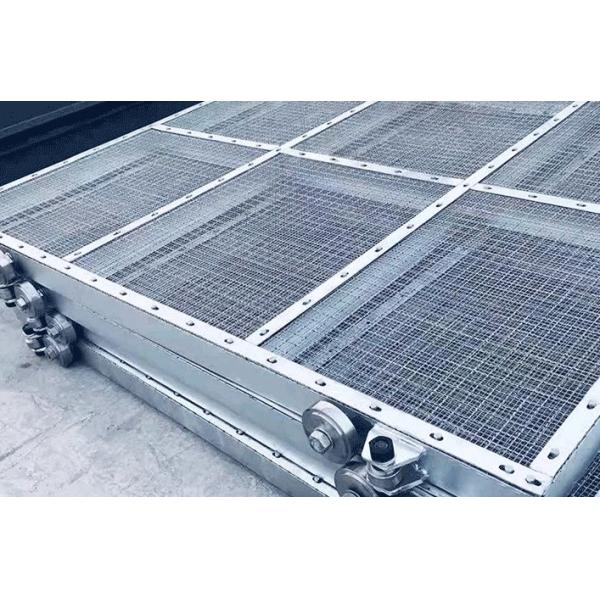 Flat screen steel grating
