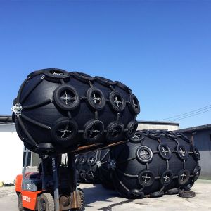 ISO17357 50KPA/80KPA Pneumatic Marine Rubber Fender Durable In Use