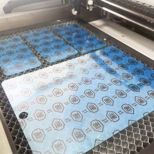 Samsung Laser Sticker Cutter 200W CO2 Daqin Laser Cutting Machine Mobile