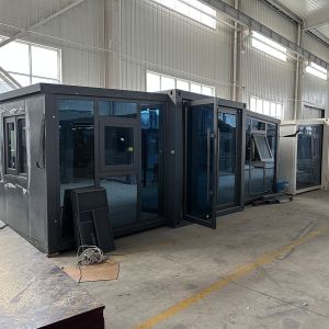 Quality Prefab Luxury Living Container House with Expandable Design and Local Standard Electricity for sale