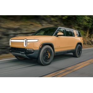 2023 RIVIAN R1S Four motors 800P.S wirange 660km hitting 60 mph in 3.1 s all