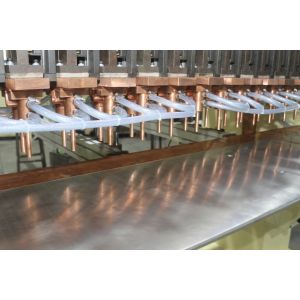 HWASHI Automatic Spot Welding Of Stiffeners On Shelves , Automatic Resistance