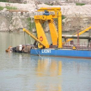 Quality Electric Power Hydraulic Control 28inch Cutter Suction Dredger with 447t Displacement for sale