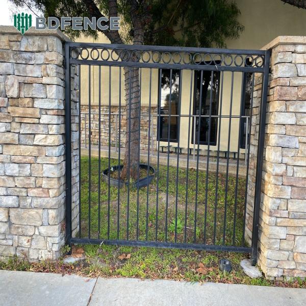 Buy Pet-Containment Tubular Steel Fence Pool Digging Barrier at wholesale prices