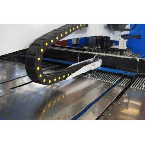 Heavy Mechanical CNC Turret Punching Machine 50Ton Hole Pressing Machine