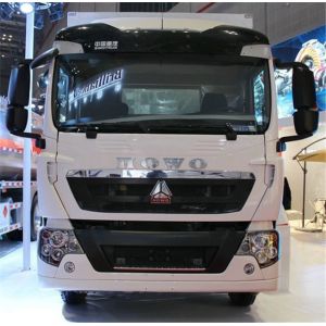 Optional Color 4x2 Cargo Box Truck , Heavy Duty Box Truck With HW76 Cab