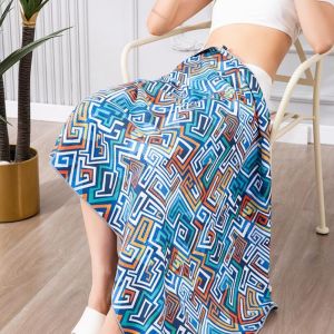 Custom Sandless Beach Towel Comfortable with Microfiber Waffle Fabric