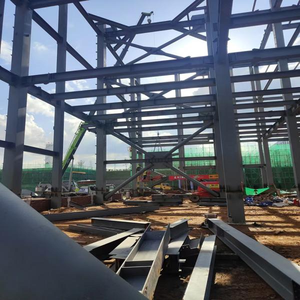 Buy Pre Engineered Steel Structure Workshop Construction With Steel Color Sheet Cladding at wholesale prices