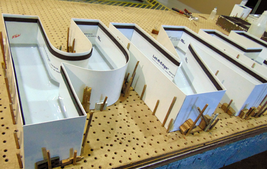 Weatherproof Channelume Aluminum , Mirror Silver Channel Letter Trim Cap