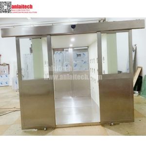 Double sliding door air shower for clean room