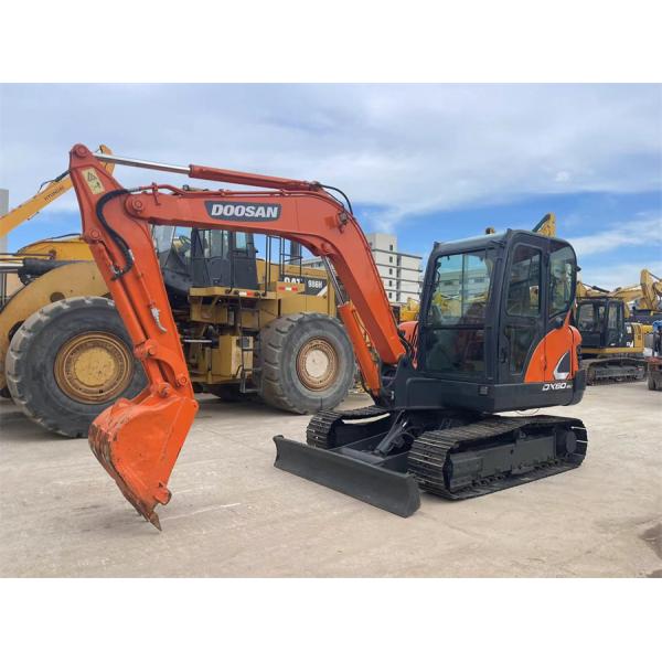 Powerful 5700 Kg Doosan DX60 Excavator With 0.21 M3 Bucket Capacity