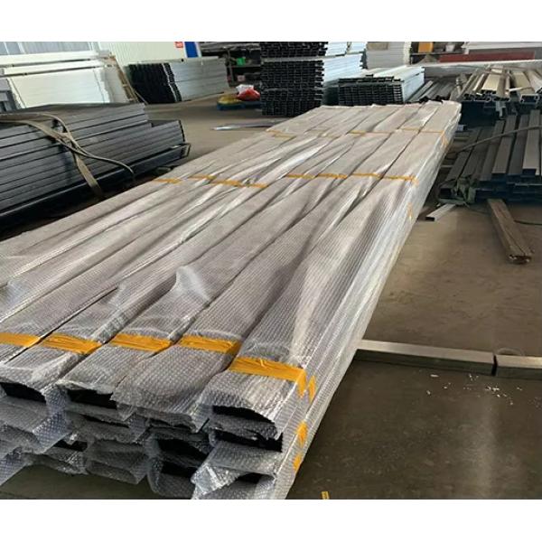 Easy Installation Water Proof Stable 20 40 ft Customized Sandwich Panel Prefab Container House with Steel Structure