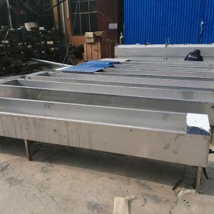 Length 4m 465L Animal Drinking Trough Heat Preversation Water