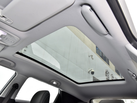 Pure Electric Car with Maximum Torque of 265Nm Auto Chevrolet Cruise Five Door Car