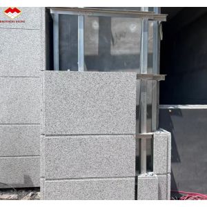 Modern Flamed Chinese Grey Granite Stone Veneer Cut-to-Size for Outdoor Wall
