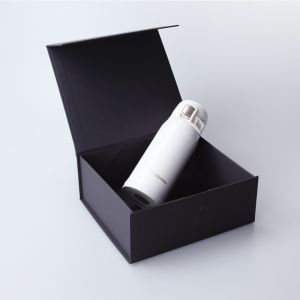 Square Foldable Cardboard Gift Boxes Magnetic With Lid Matt Lamination