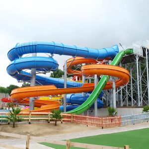 Customized Dimensions Fiberglass Water Park Slide with 12 Years Usage Period and