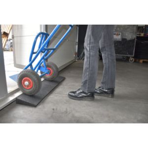 Heavy Duty Recycled Rubber Kerbside Ramp for Event Stability