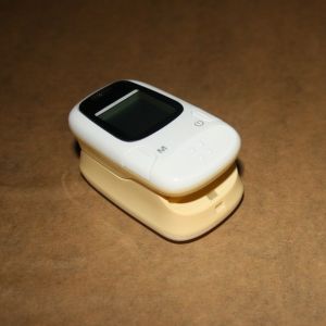 Children Medical Fingertip Pulse Oximeter , Portable Home Pulse Oximeters