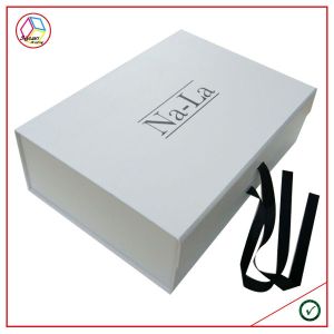 Foldable Rectangular Rigid Gift Boxes Plastic Coating With Ribbon Decoration
