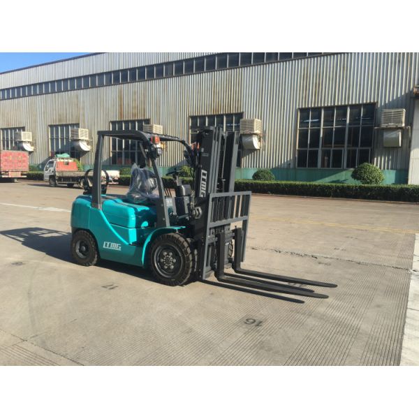 1.8 Ton LPG Forklift Truck With TCM Technology Ergonomics Adjustable Seat