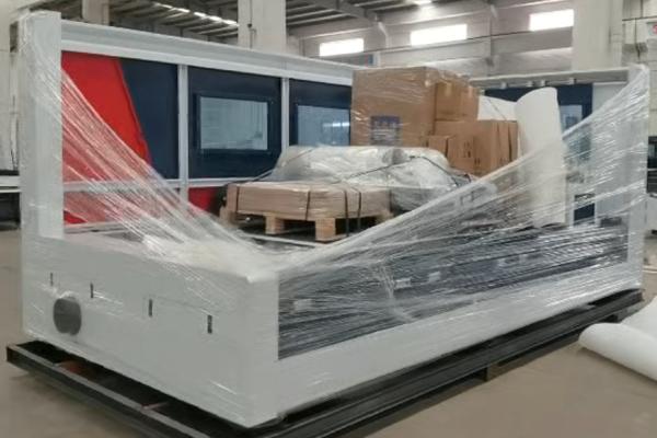 Buy QH-3015F-BG  Beveling Cutting Semi-Enclosed Sheet Metal Cutting Machine at wholesale prices