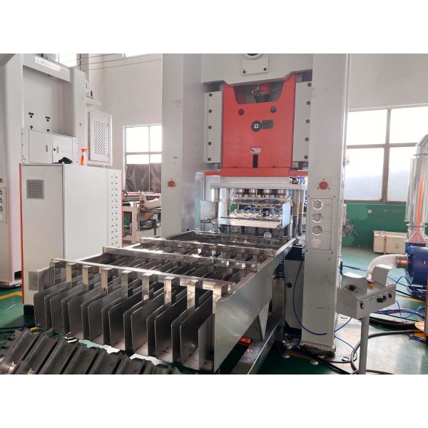 Buy 14500kg And 26KW Installed Power Aluminum Foil Plate Making Machine For Smooth Production at wholesale prices