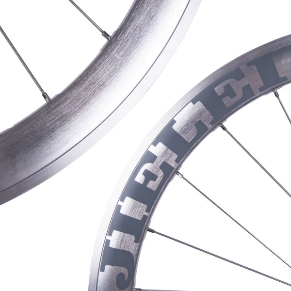 Silver 50mm Height Road Bike Wheelset with High Pressure Rim Tape and V Brake
