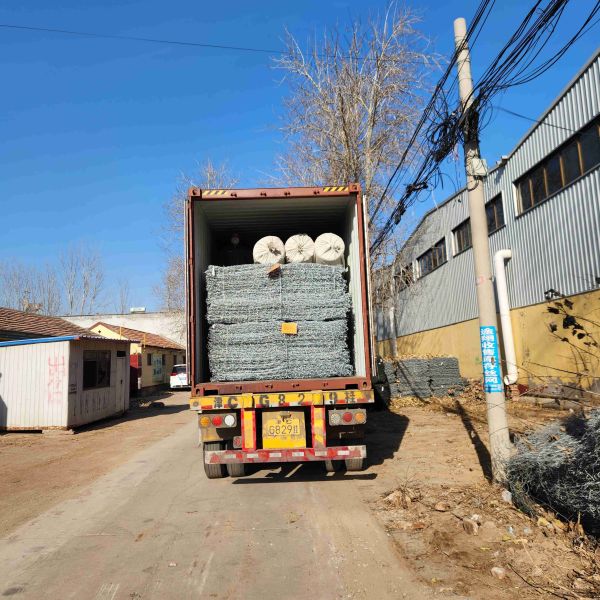 2*1*1m 275g Zinc Coated Gabion Box Filled With Stone As Retaining Wall Fence