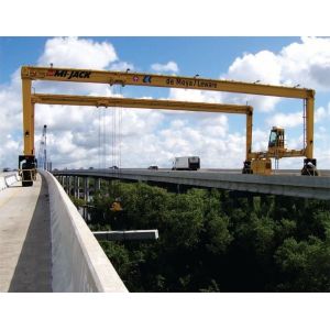 China 5m 60m Span Mobile Gantry Crane With Single Hook on sale China 5m 60m Span Mobile Gantry Crane With Single Hook on sale