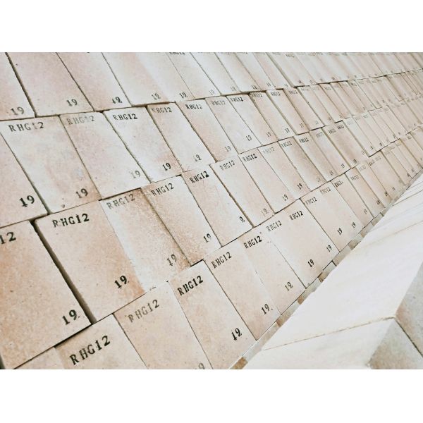 Buy Thermal Insulation Al2O3 95% Alumina Ceramic Brick 3.0MPa at wholesale prices