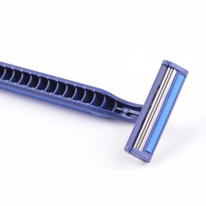 3 blade disposable shaving razor