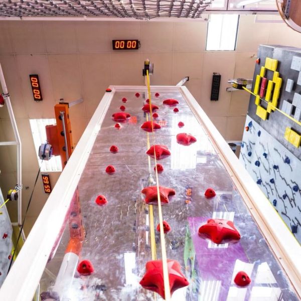 EN 12572 Indoor Climb Wall Adult Trampoline Park Rock Wall Climbing