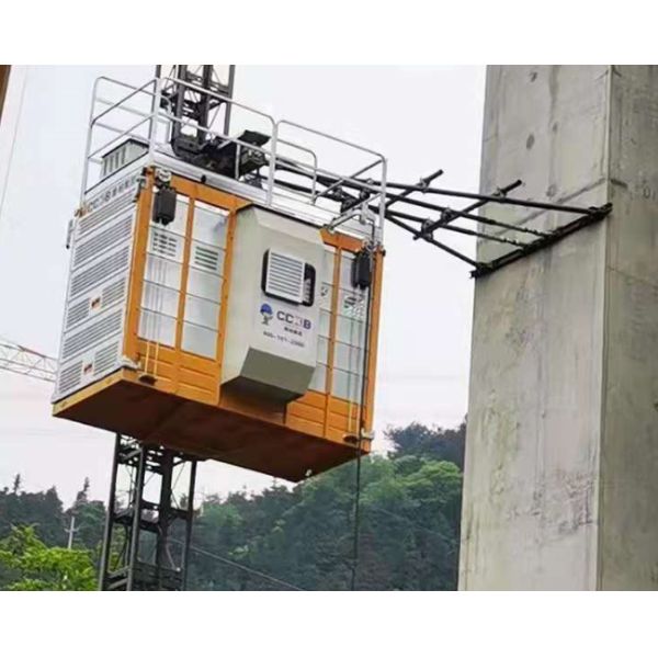 Rack Pinion VFD Single Cage Construction Passenger Hoist 1000kg High Speed