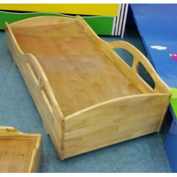 Kids Classroom Furniture , Kindergarten Chairs Preschool For Solid Wood Bed With OEM / ODM
