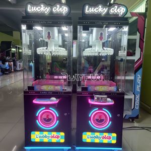Brazil Popular Arcade Clip Mini Game Machine Lucky Clip Prize Machine 24 Clips