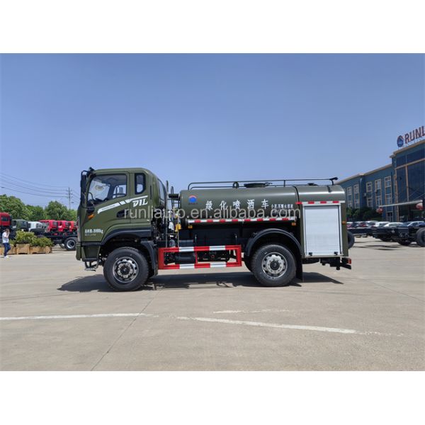 High Quality Dongfeng off Road Water Sprinkler Truck 4x4 Water Tanker Truck