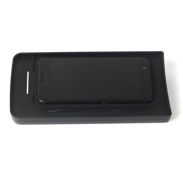 In-Car Wireless Charger with qi For RANGEROVER Sport 2018 fast chargers 10W in car chargers with 3 coils