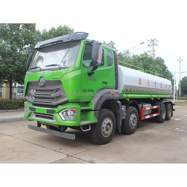 Factory Direct Price Sinotruk HOMAN 8x4 19.9cbm Water Sprinkler Tank Truck
