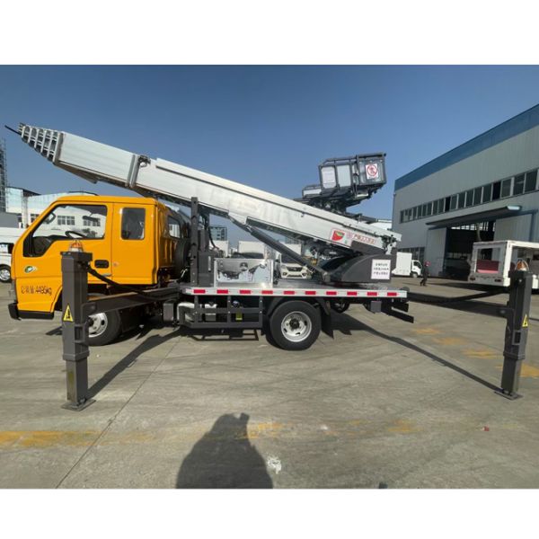 JMC Truck 4x2 36 Meters Ladder Truck With 4 Hydraulic Leg for High Altitude Operation