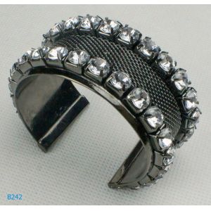Elegant OEM /ODM metal bangles with gunmetal plated and rhinstones